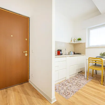 Debora's Flat
